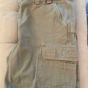Duluth Trading Co Olive Cargo Pants
